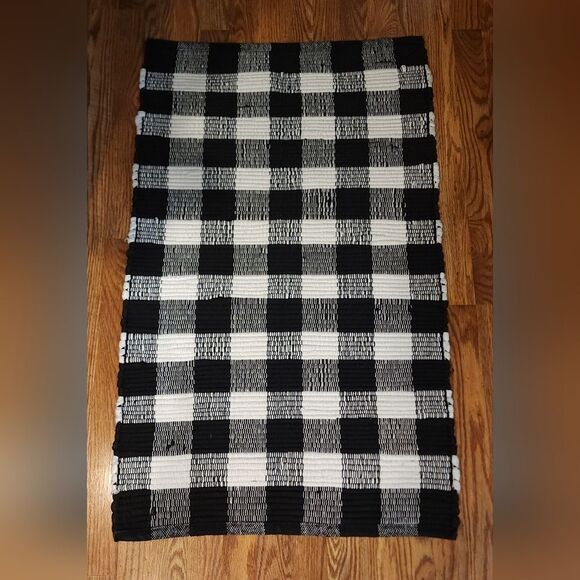 Black & White Buffalo Plaid Cotton Rug 26"x41.5" - Picture 3 of 7